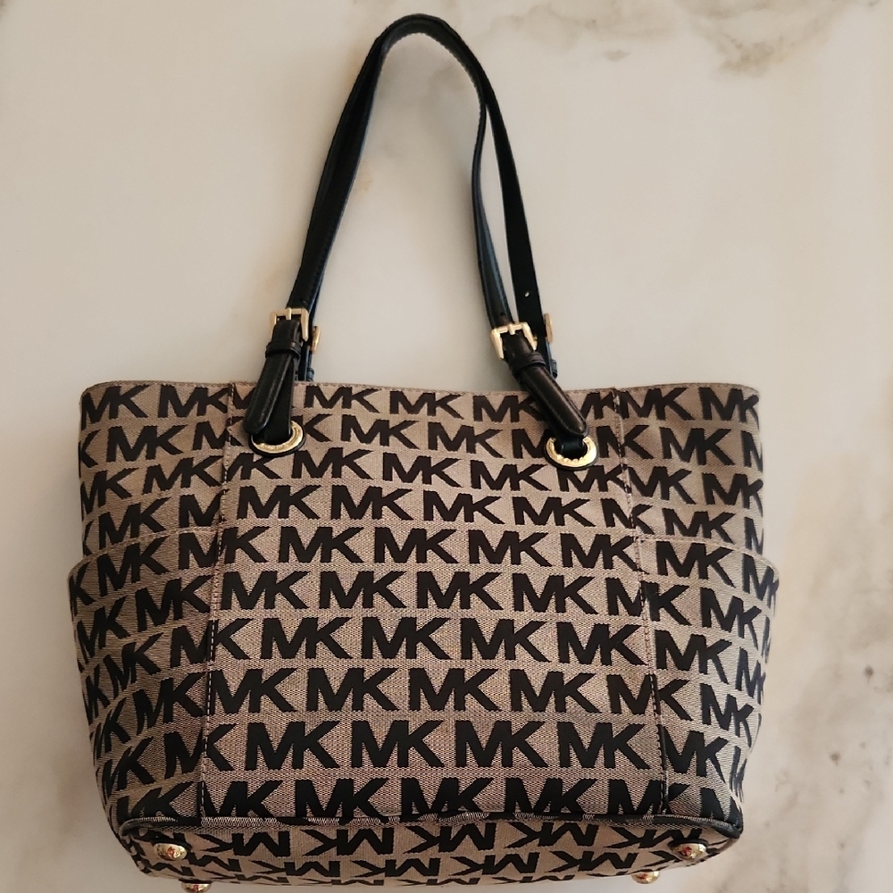 Michael Kors Signature Black and Tan Tote - Picture 9 of 14